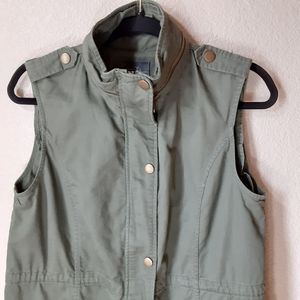 Market & Spuce Army Green Cargo Vest Size Medium